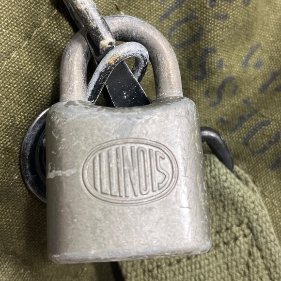 Vintage U.S. Military Green Canvas Duffle Bag With Lock & Shoulder Strap 32j - Picture 7 of 10